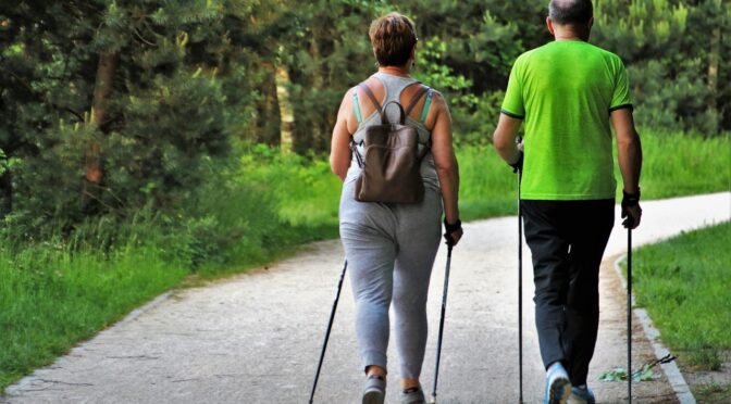 Abnehmen Tipps für Frauen ab 40: So gelingt der Einstieg in eine gesunde Gewichtsreduktion