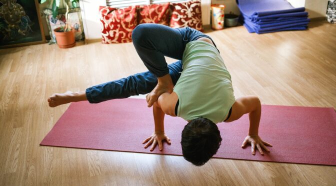 Yoga-Übungen gegen Rückenschmerzen: Effektive Praxis für Zuhause